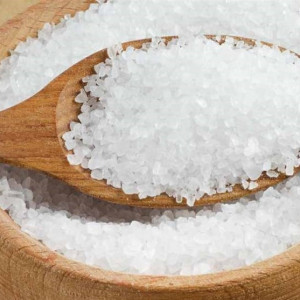 ۲۸- مقدار نمک در جیره مرغ بومی
